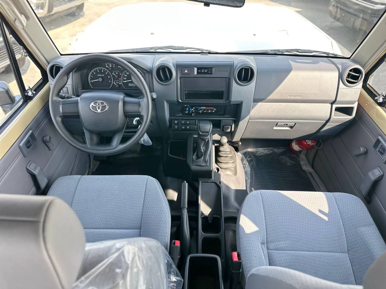 Toyota Land Cruiser 70 LC 78 HARDTOP 4.0L AT