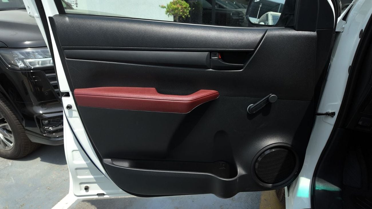 Toyota Hilux DLX 2.4L diesel 4WD 2026