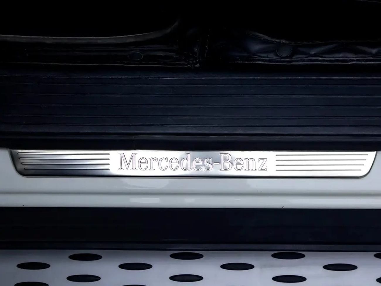 Mercedes Benz GLS500 GLS 500 | GCC Spec