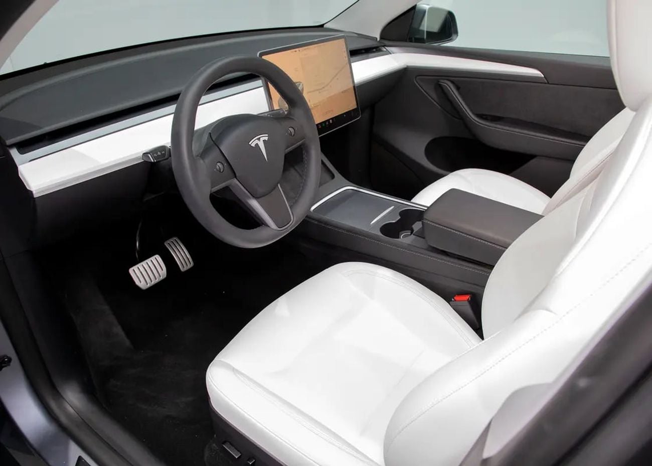 Tesla Model Y PERFORMANCE Dual Motor AWD • Warranty • GCC Spec
