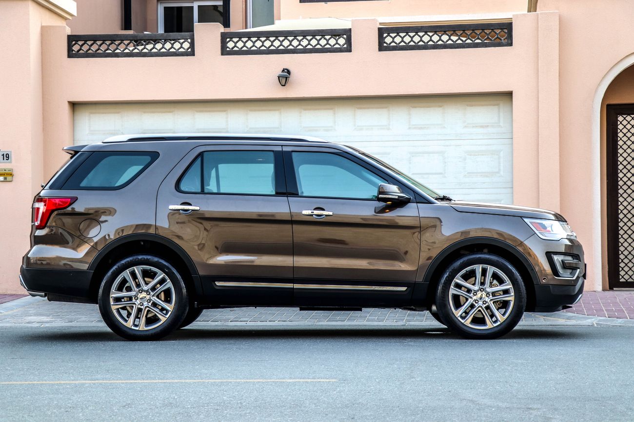 Ford Explorer Platinum 2016 GCC under Agency Warranty with Zero Down-Payment.