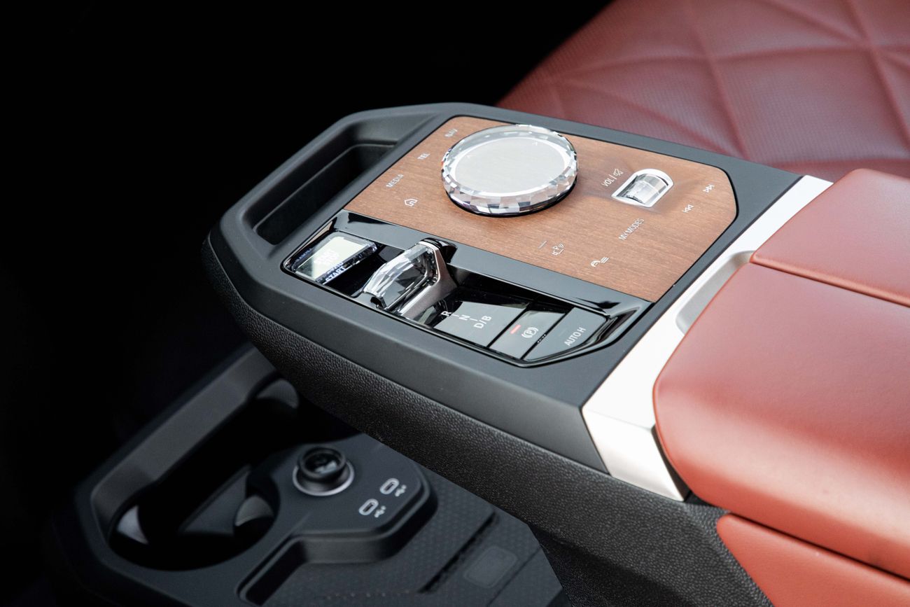 بي أم دبليو iX XDRIVE50 | 4,505 P.M | 0% Downpayment | BMW Warranty!