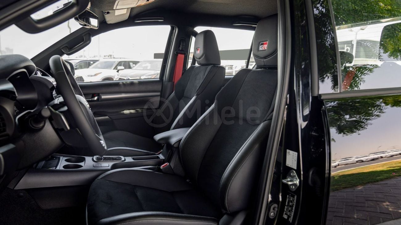 تويوتا هيلوكس GR SPORT TOYOTA HILUX DC