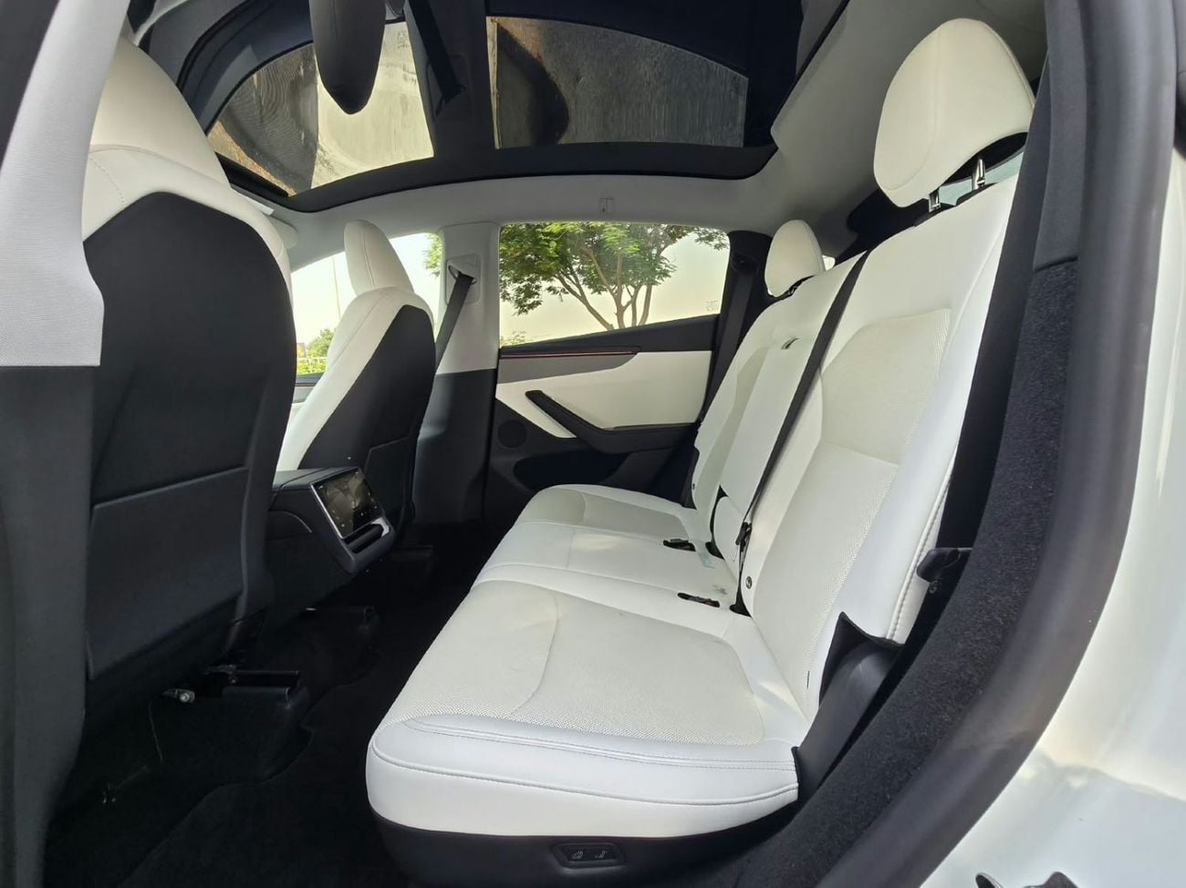 Tesla Model Y LONG RANGE TESLA MODEL Y LONG RANGE AWD PREMIUM 2025 GCC WITH 8 YEARS TESLA DUBAI AGENCY WARRANTY IN MINT COND