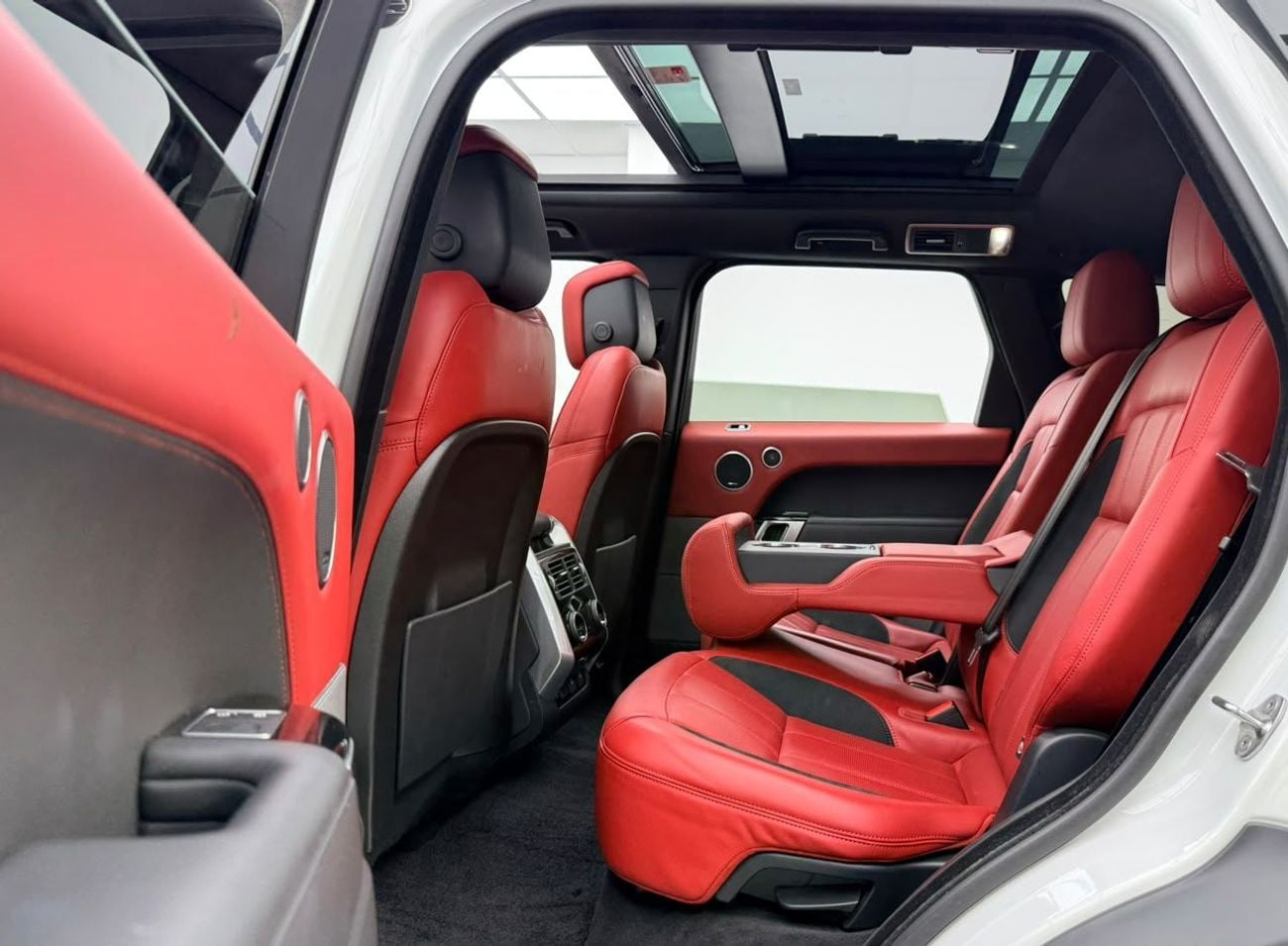 Land Rover Range Rover Sport HSE DYNAMIC 2020 Range Rover Sport P525 HSE ,Warranty ,Excellent Condition ,GCC