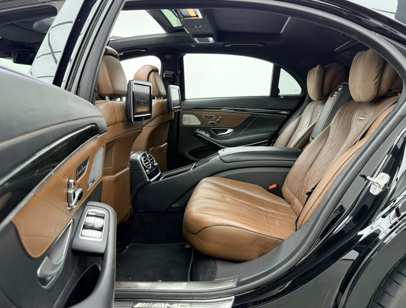 Mercedes Benz S63 AMG STANDARD 2014 Mercedes Benz S63 AMG With BRABUS Kit, Full Service History, Fully Loaded, Excellent Condition