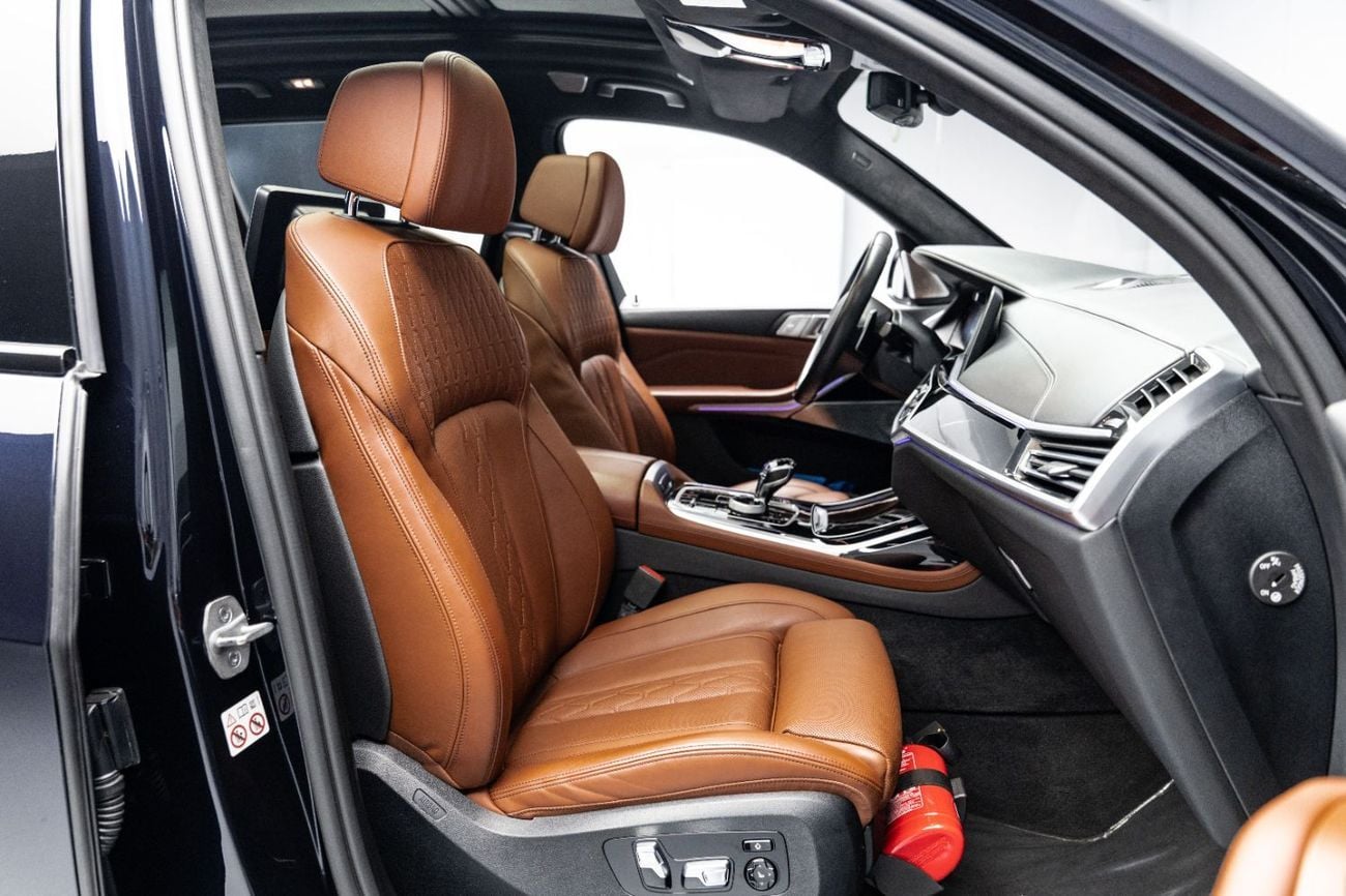 BMW X7 M50i BUY NOW, PAY 2027 | THE BLACKLINE STANDARD | 12 Months Warranty, GCC