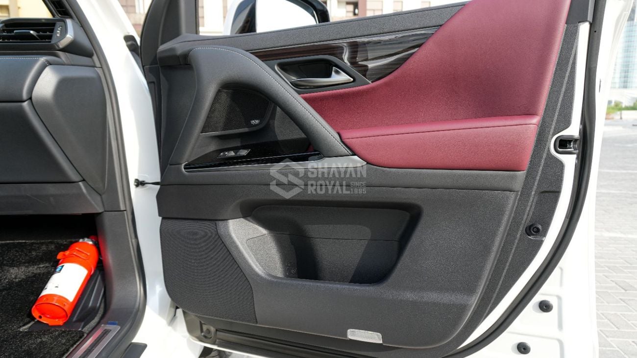 لكزس LX 700h SIGNATURE 3.5L TT HEV | AUTO PARKING | MARK LEVINSON | 7 SEATER AT 4WD 2026MY