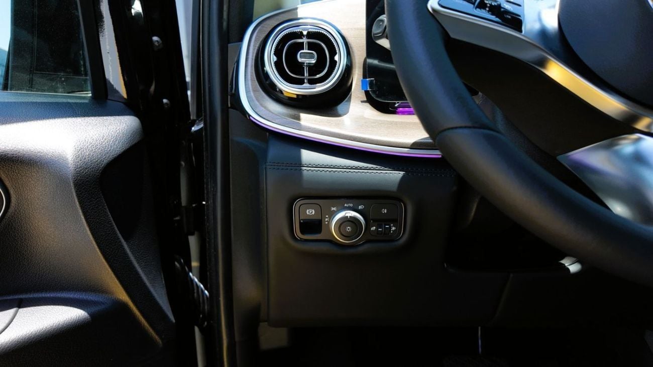 مرسيدس بنز فيتو BUSINESS EDITION 2.0L PETROL 2025 (10 SEATERS) 2025 Mercedes-Benz Vito | 2.0L Turbo | 231 HP | 10-Seaters