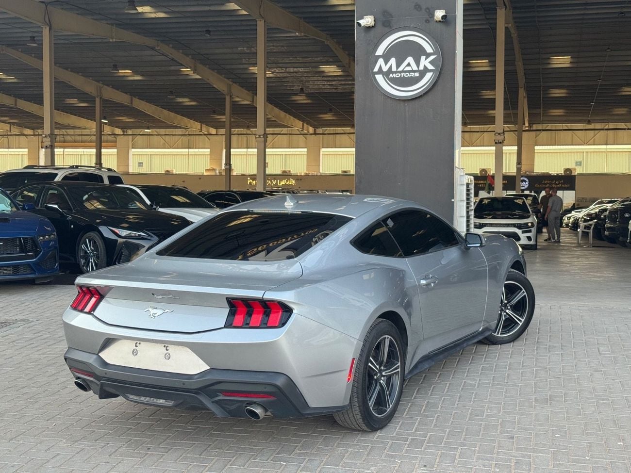 Ford Mustang STANDARD ECO BOOST / LOW MILEAGE/BIG SCREEN / RADAR / WIRELESS CHARGER/LANE DEPARTURE/BLIND SPOTS/