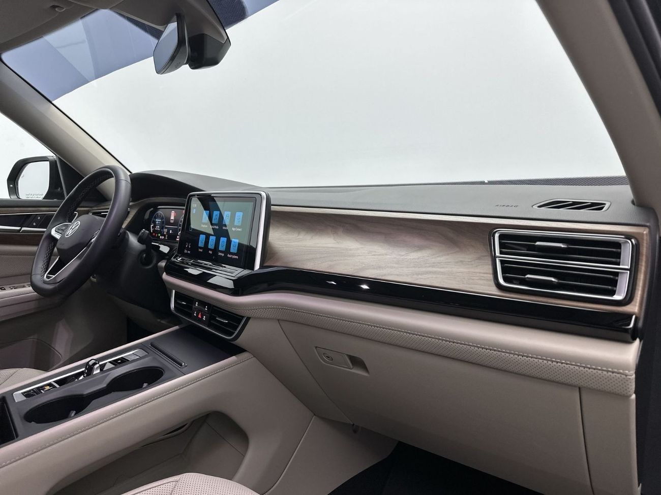 Volkswagen Teramont TRENDLINE Teramont 2L | UPGRADED Leather Seats | Massive Savings | GCC Spec | VW Certified