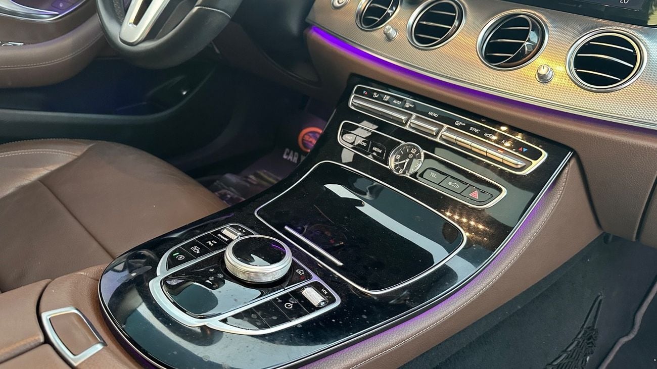 Mercedes Benz E200 PREMIUM