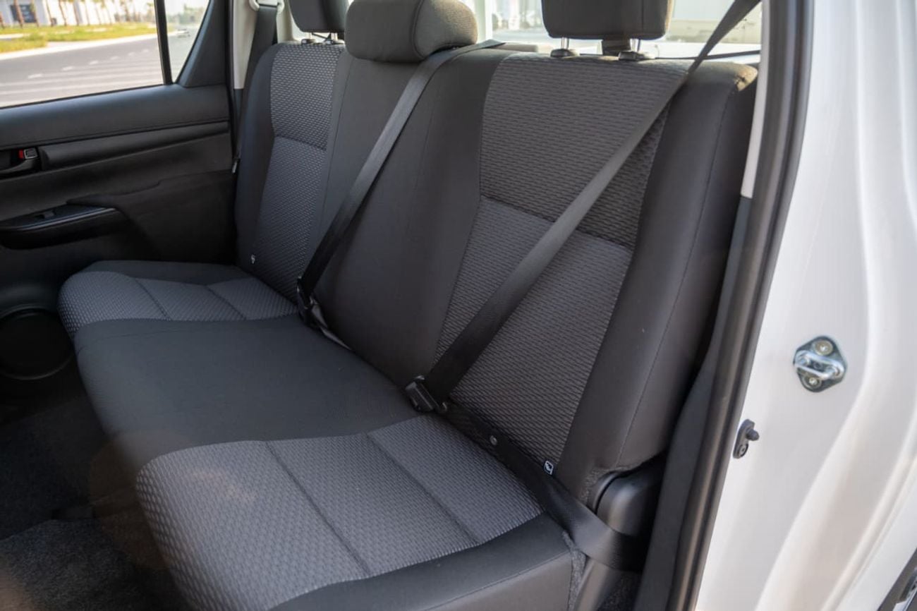 Toyota Hilux GL - Standard 2.7 4x4 Petrol Manual Transmission