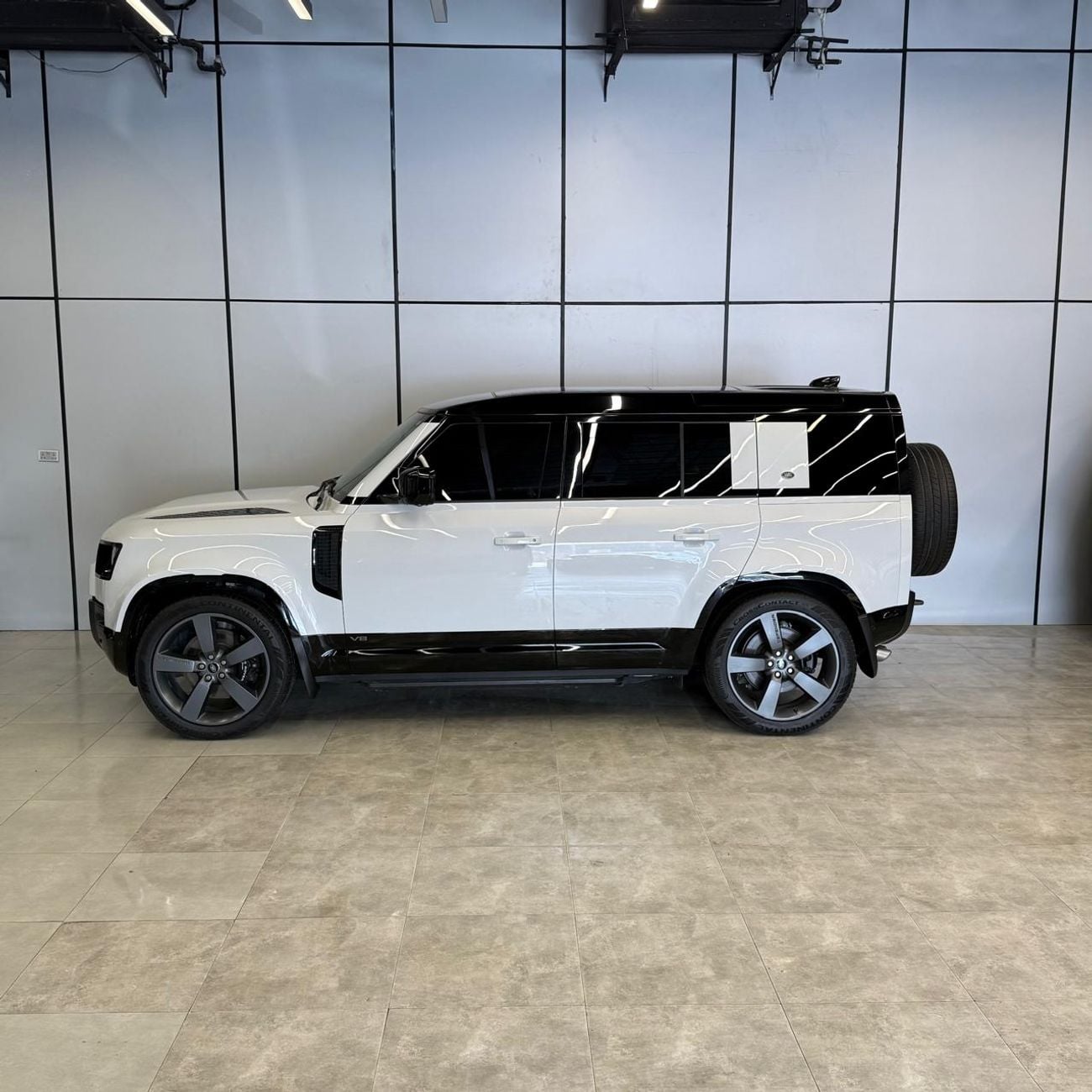 Land Rover Defender 110 525 EDITION