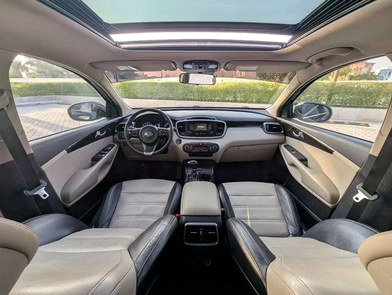 Kia Sorento LX Premium| Panoramic Roof | Full Option | V4 2.4L | AWD