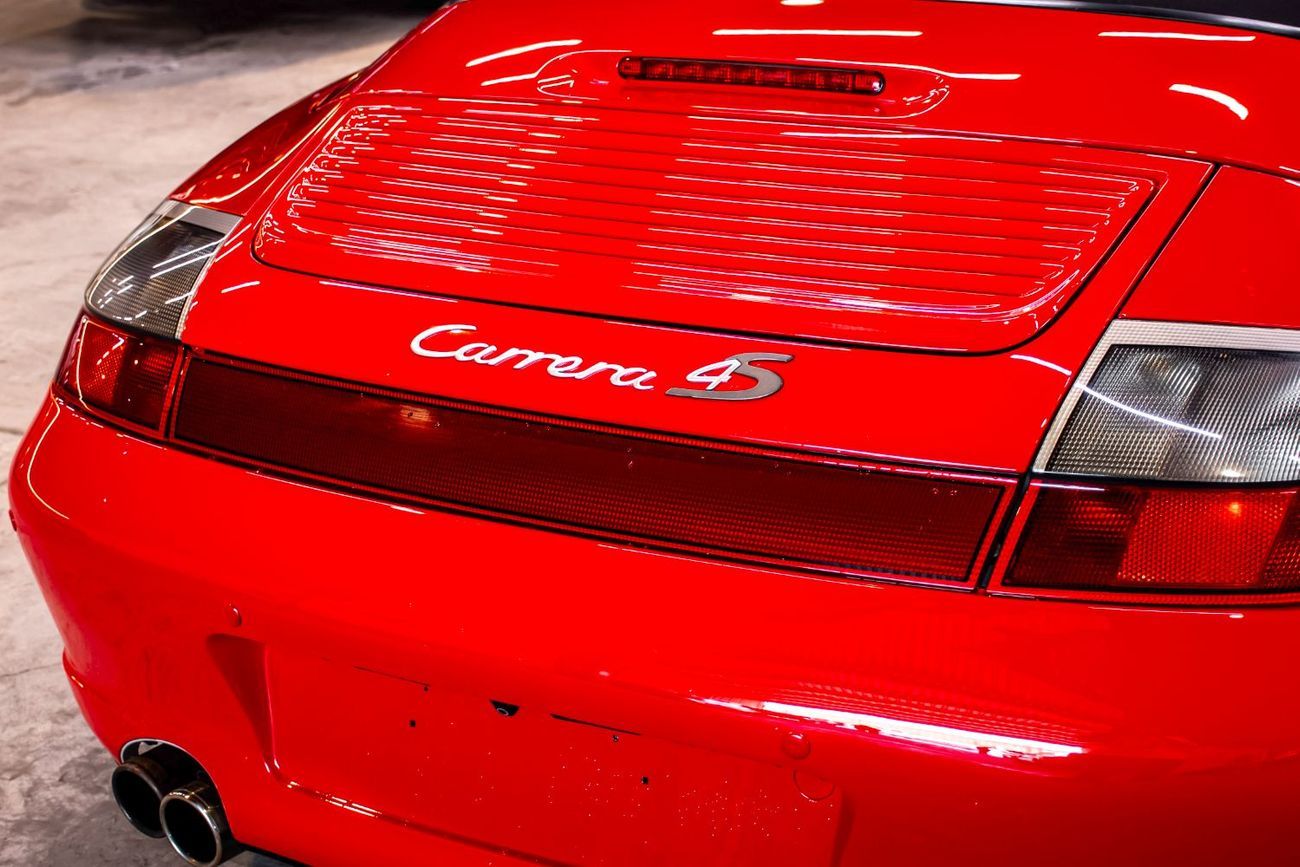 Porsche 911 CARRERA 4S