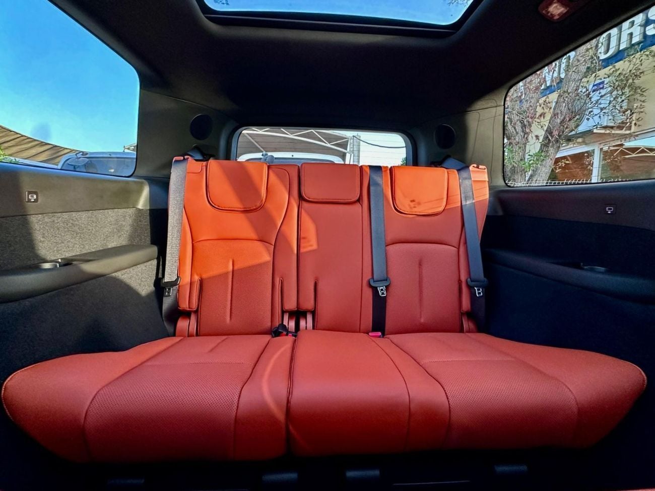 ROX 01 PRESTIGE ROX 01 7 SEATS HYBRID Black/Orange | Long range 2025