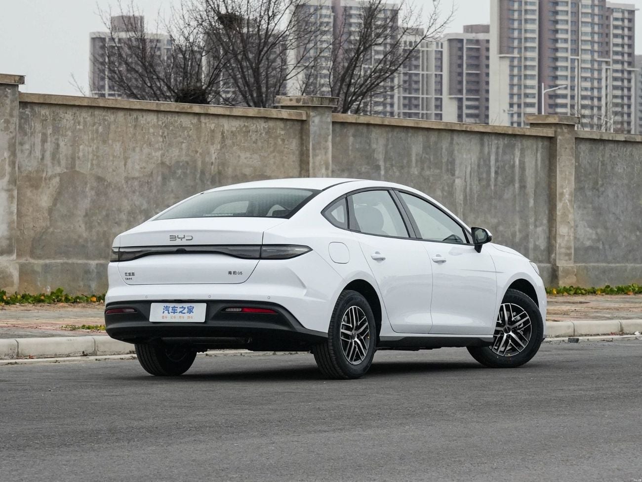 بي واي دي سيل 05 ستاندارد خيار BYD Qin plus المميز لمسافة 210 كم