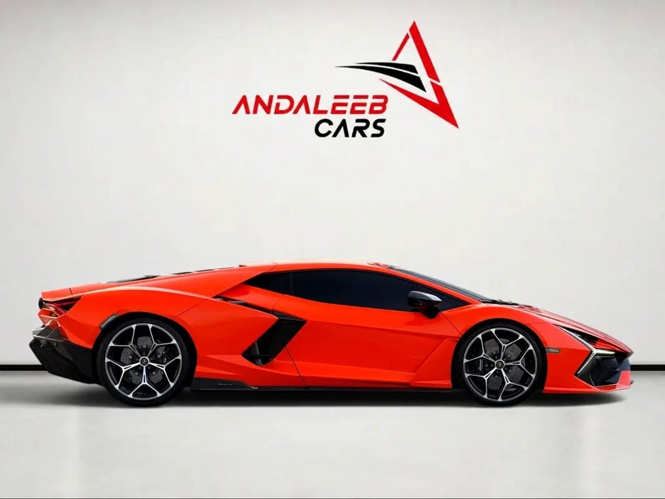 لامبورغيني ريفويلتو سبورتيفا FULL EXTERIOR & INTERIOR CARBON OPTION | UNDER WARRANTY