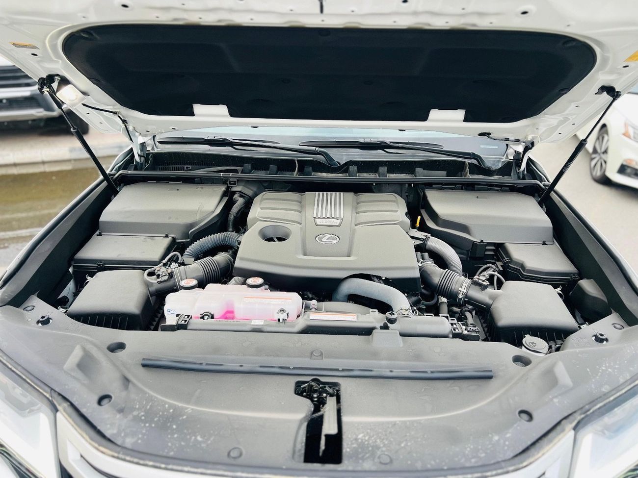 Lexus LX600 SIGNATURE