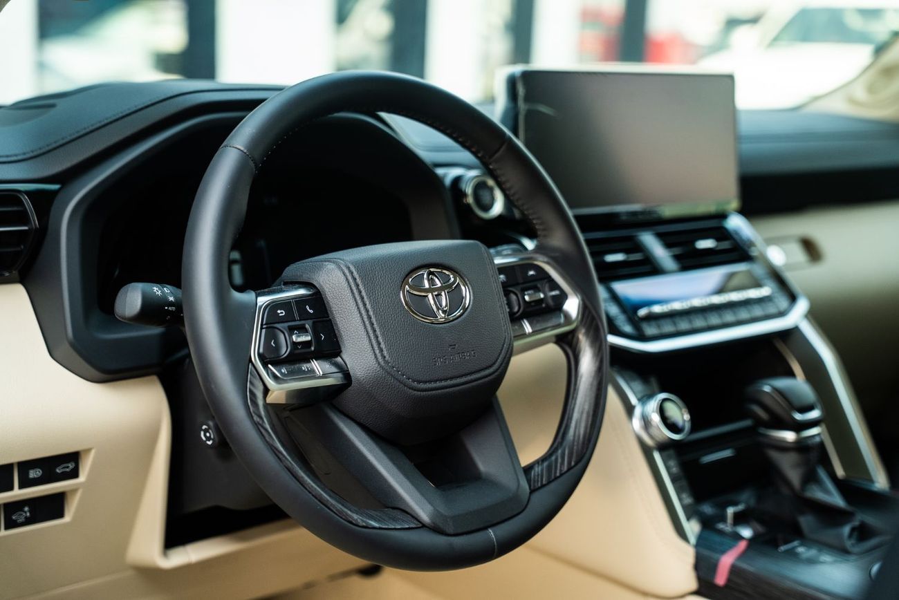 تويوتا لاند كروزر VXR