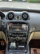 Jaguar XJ 50 - LWB Jaguar XJ 50 / 2019 V6 3.0L GCC Specs | Orginal paint | Accidrnt free | 2Keys | Perfect condition