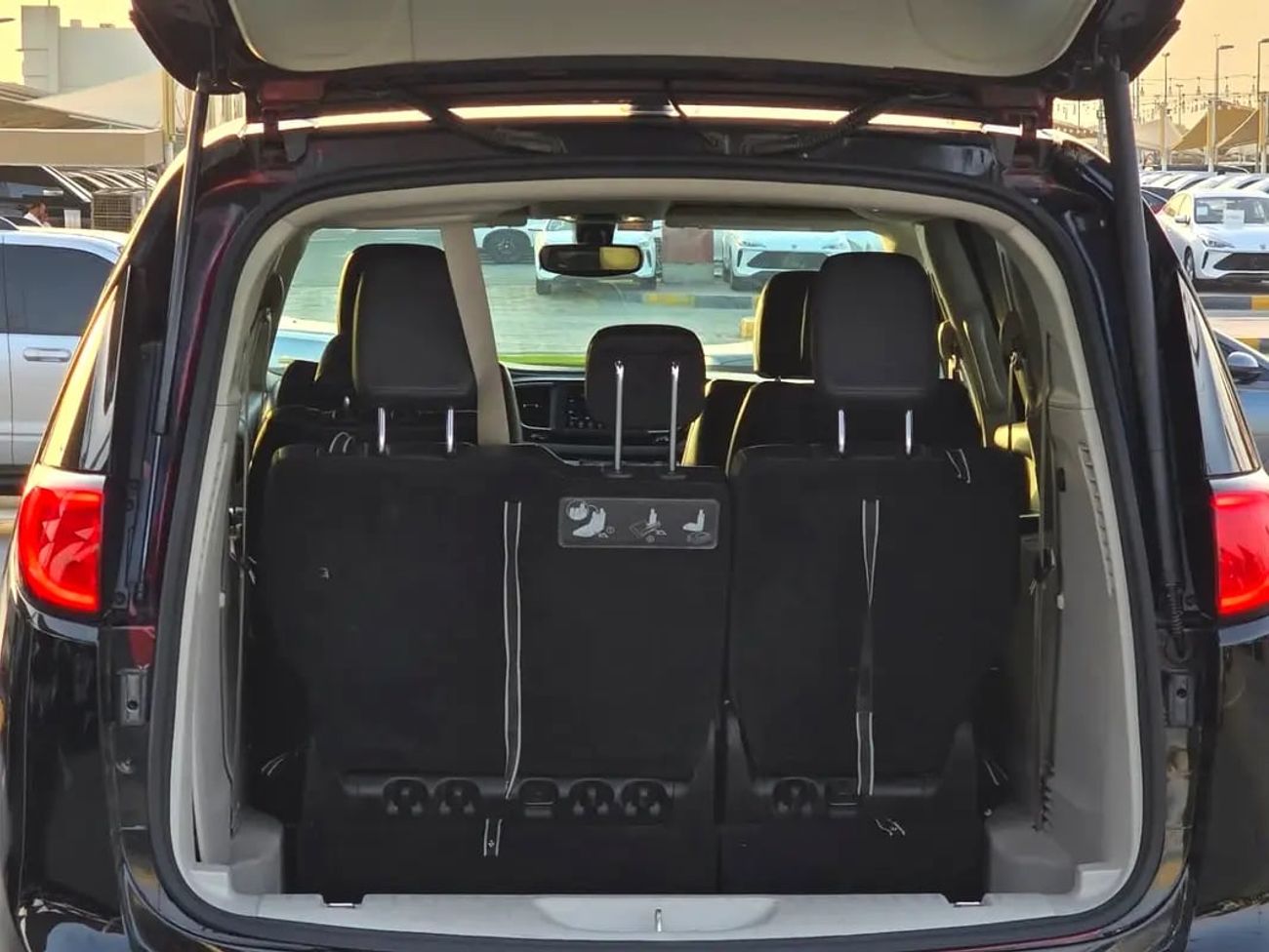 Chrysler Pacifica Van