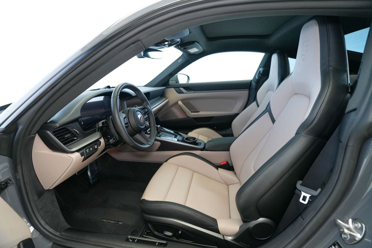 Porsche 911 CARRERA