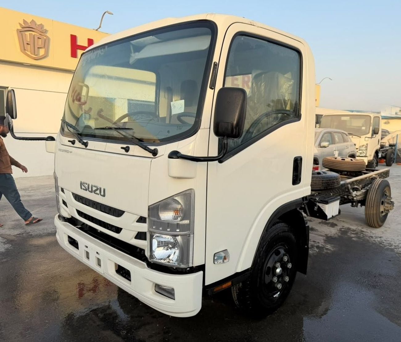 Isuzu NPR STANDARD