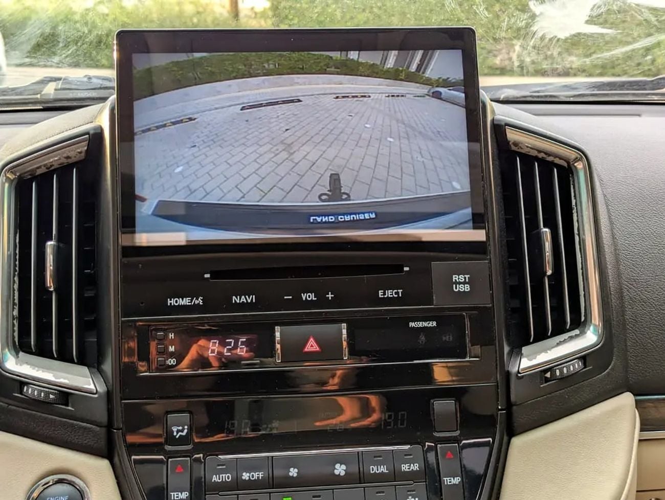 تويوتا لاند كروزر GXR V8 FULL OPTION GCC IN EXCELLENT CONDITION
