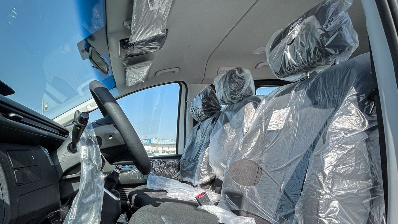 هيونداي ستاريا Premium 11-Seater 2.2-liter 4-cylinder Turbo-charged Diesel 2024YM