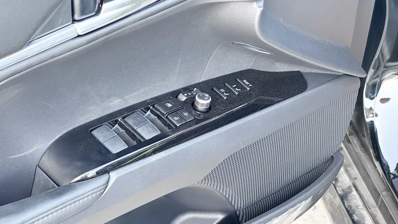 Toyota Camry LUMIERE HEV