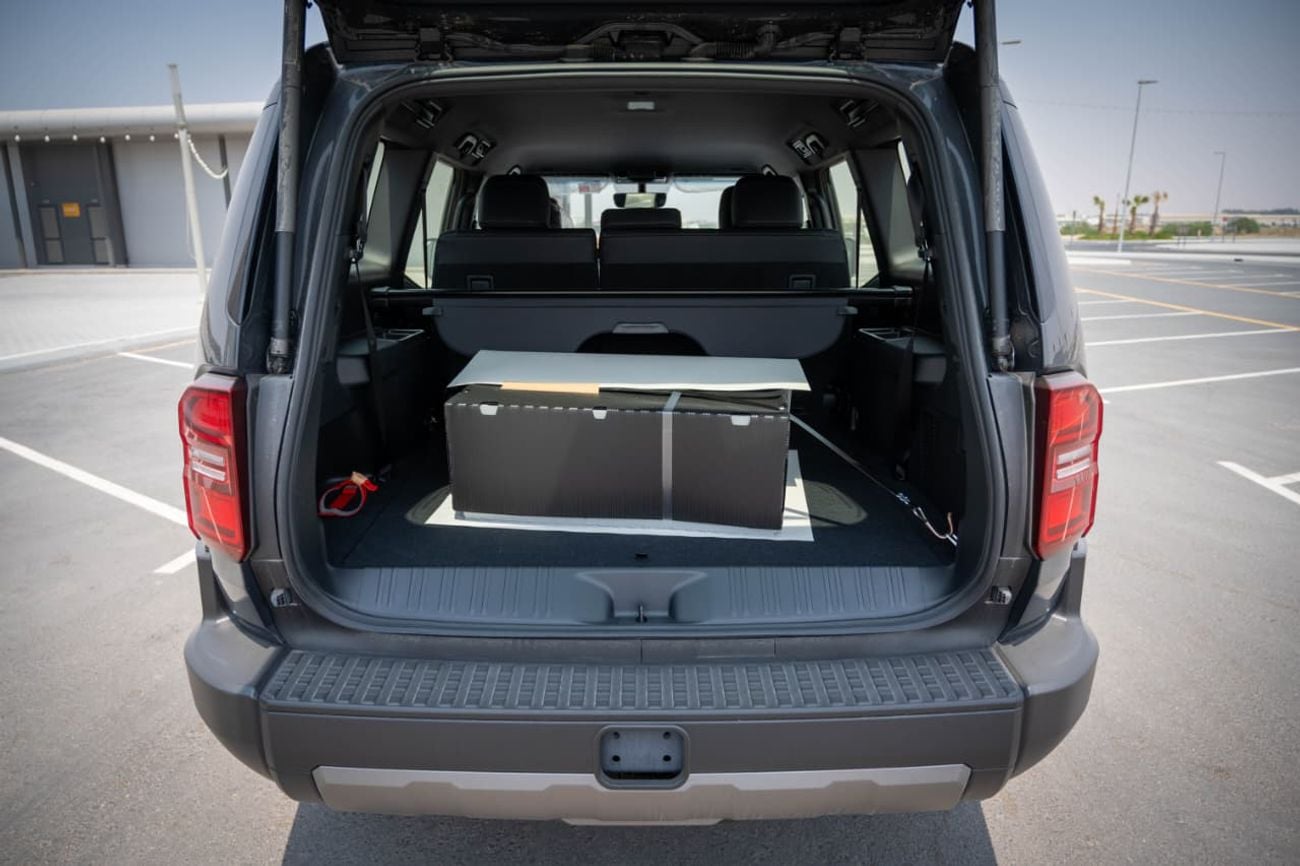 تويوتا برادو PRADO 2.8 DIESEL LIMITED AUTOMATIC FOUR WHEEL DRIVE 7 SEATS 5 DOOR