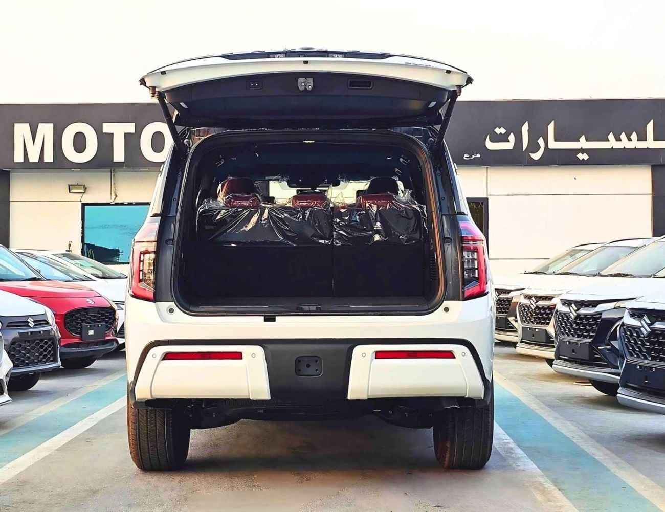 Nissan Patrol LE PLATINUM TURBO DUAL TONE || 3.5 V6 PETROL / FULL OPTION WITH RR ENTERTAINMENT SCREEN