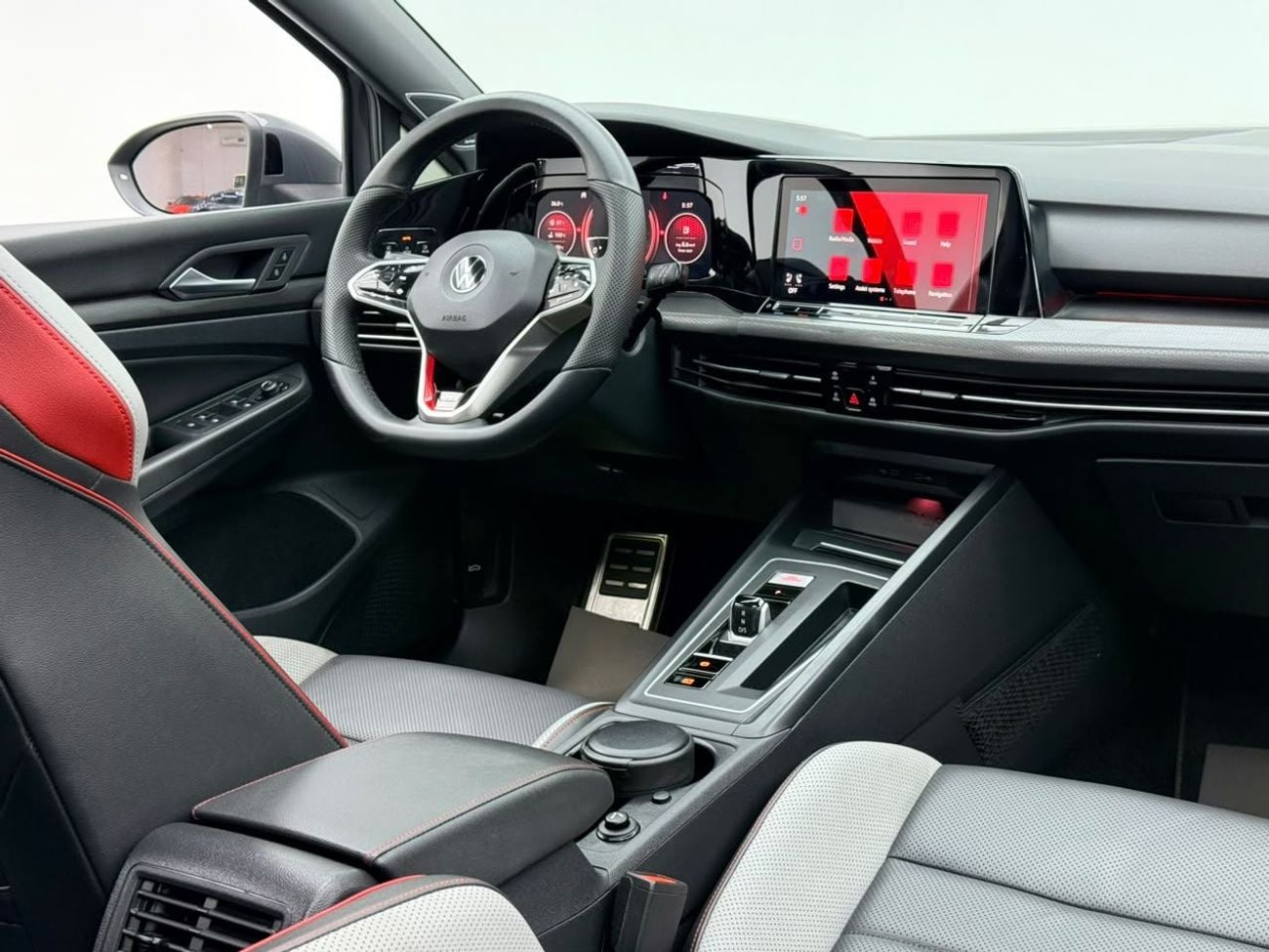 فولكس واجن جولف GTI P2 فولكس فاجن جولف GTI P2 موديل 2022، ضمان، سجل صيانة كامل لدى فولكس فاجن، كاملة المواصفات، خليجية