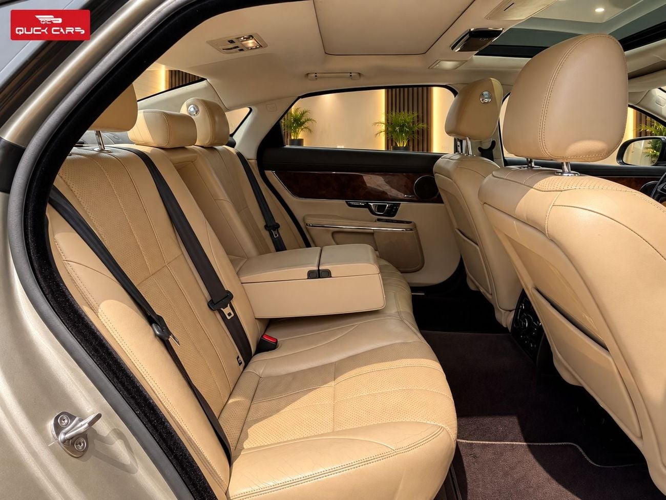 جاكوار XJ لاكجوري قاعدة عجلات طويلة