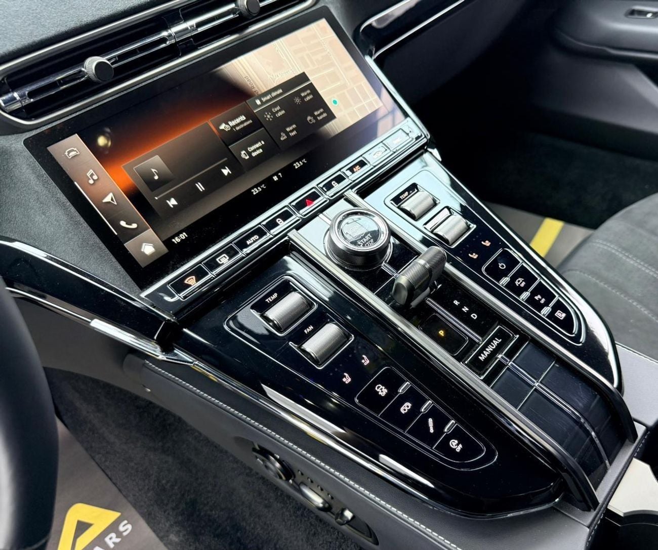 Aston Martin Vantage STANDARD 2025 Aston Martin Vantage V8, Aston Martin Warranty+Service Contract+Full Service History, GCC Specs