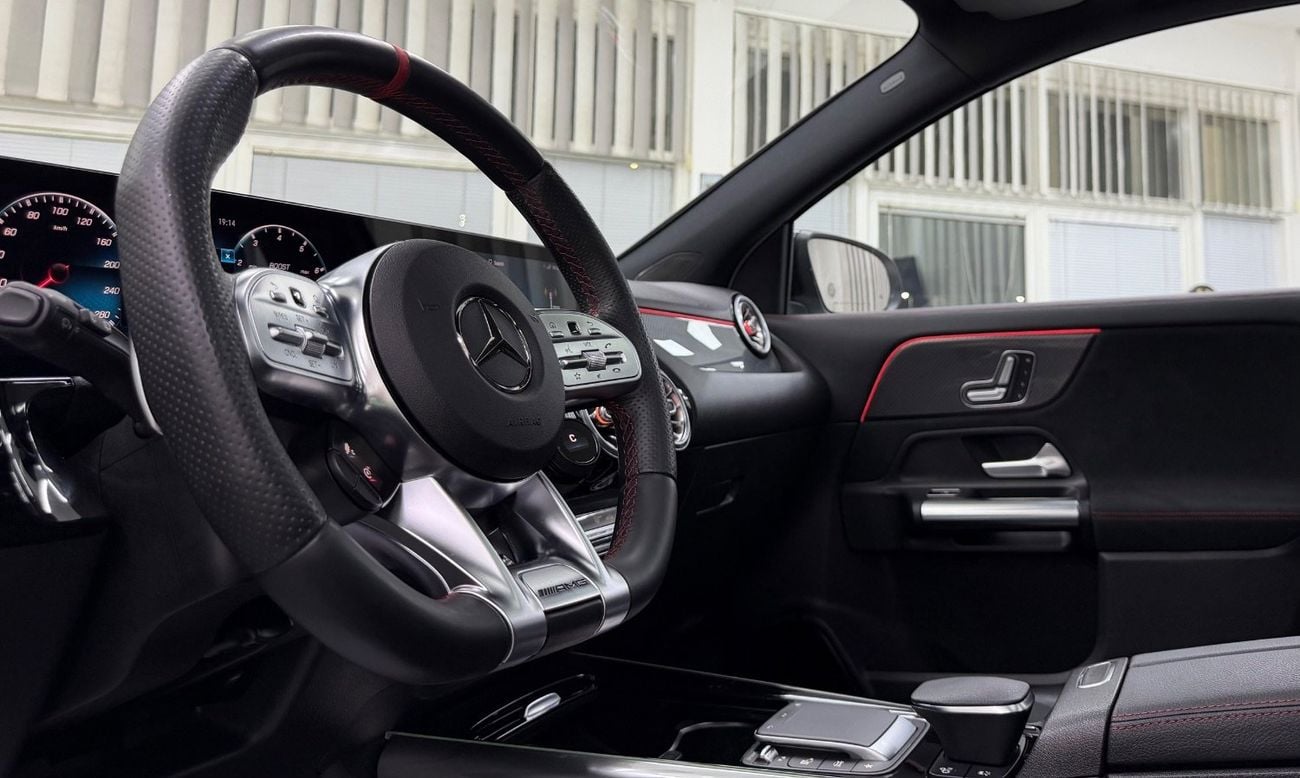 Mercedes Benz GLA 35 AMG 4MATIC GCC .. FSH .. Original paint .. Perfect Condition .. AMG