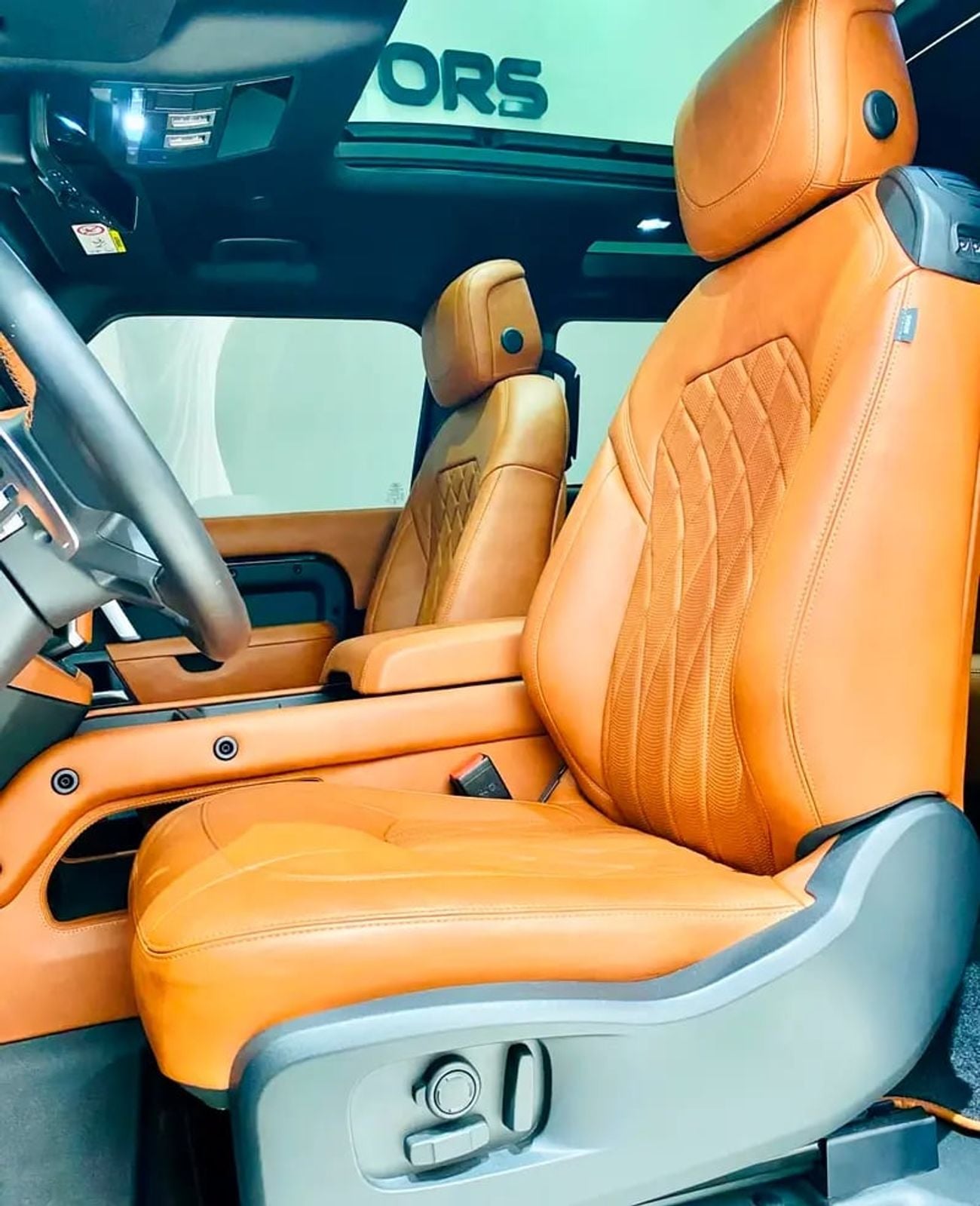 لاند روفر ديفندر 90 V8 Edition P525 - European Specs