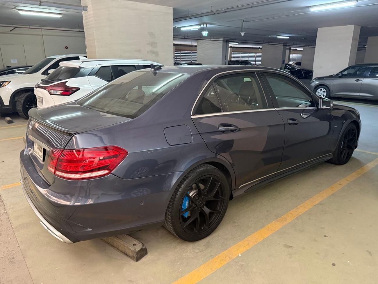 مرسيدس بنز E 350 سبورتس مرسيدس بنز الفئة E - سيارة سيدان ألمانية فاخرة. استمتع بتجربة هندسة ألمانية فائقة، وراحة استثنائية،