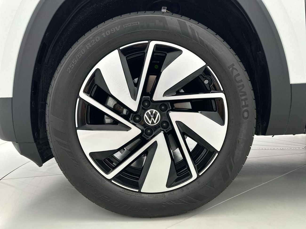 Volkswagen Teramont COMFORTLINE Premium Leather 7-Seater SUV | Panoramic Sunroof | Desert Comfort Ready