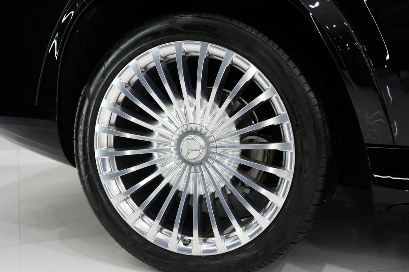 مرسيدس بنز 600 Maybach مرسيدس مايباخ GLS 600 موديل 2024، لونان، باقة المقاعد الخلفية الفاخرة، ضمان وخدمة جارجاش!!