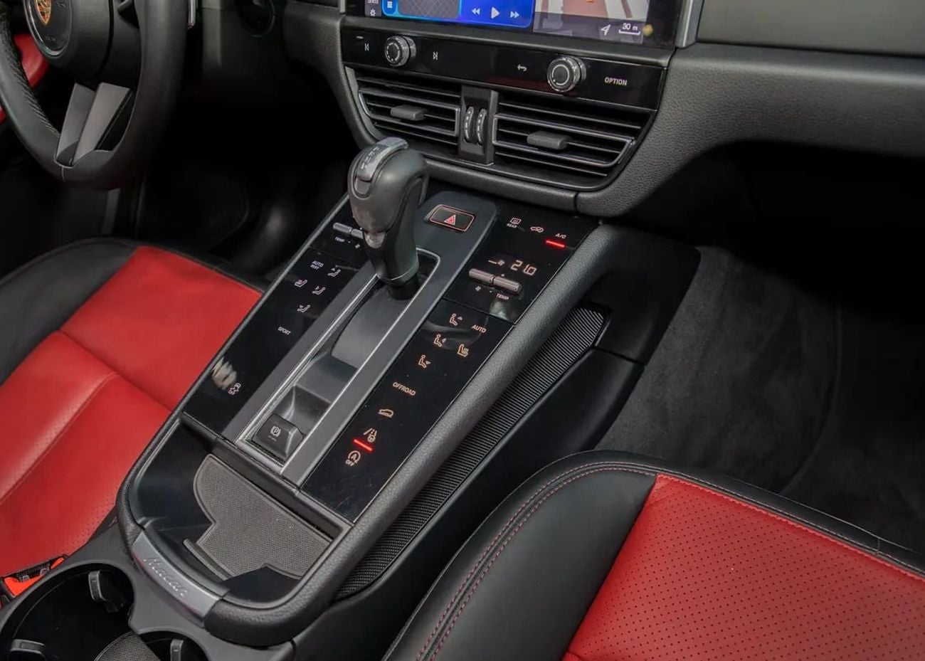 Porsche Macan STANDARD AWD 2.0L • Full Service History • GCC Spec