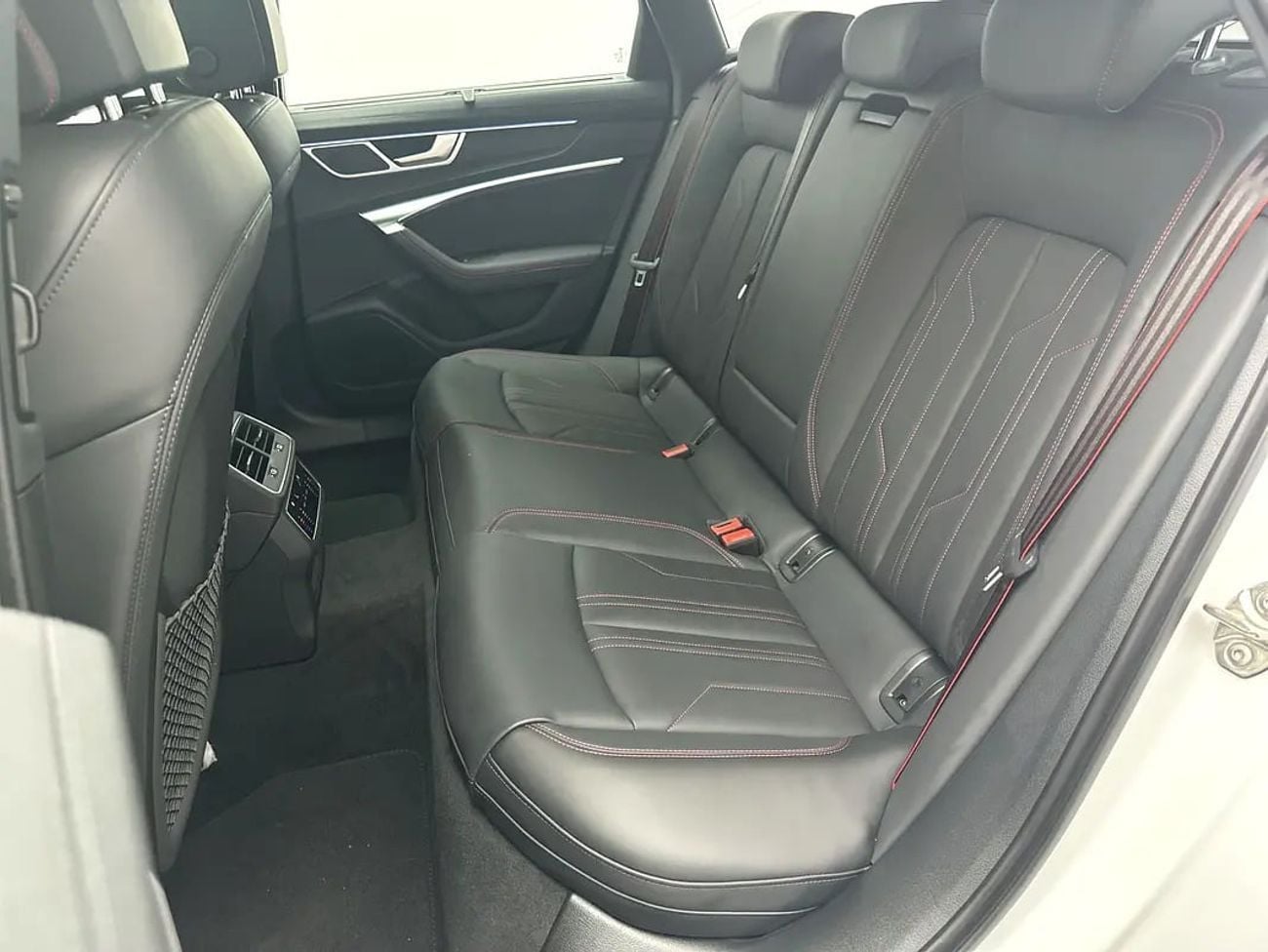 أودي A6 40 TFSI S-LINE AVANT 190hp S line (Ref# 22148)