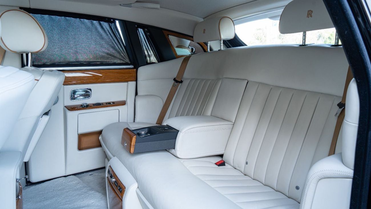 رولز رويس فانتوم STANDARD Rolls-Royce Phantom 2011