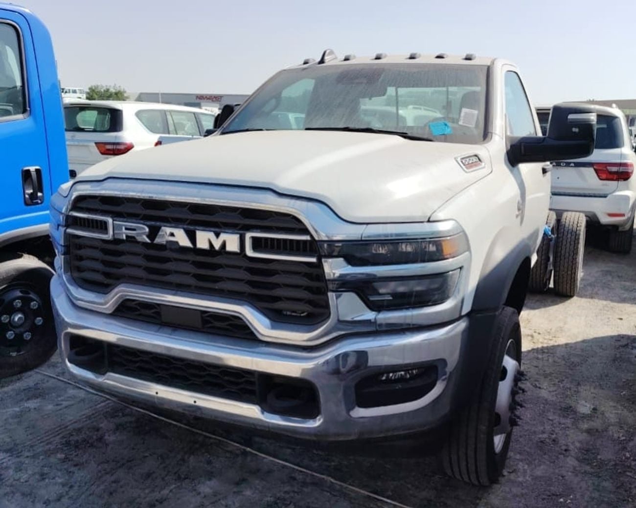 رام 5500 CHASSIS 6.7L TURBODIESEL AUTOMATIC TRANSMISSION ( ONLY FOR RE- EXPORT )