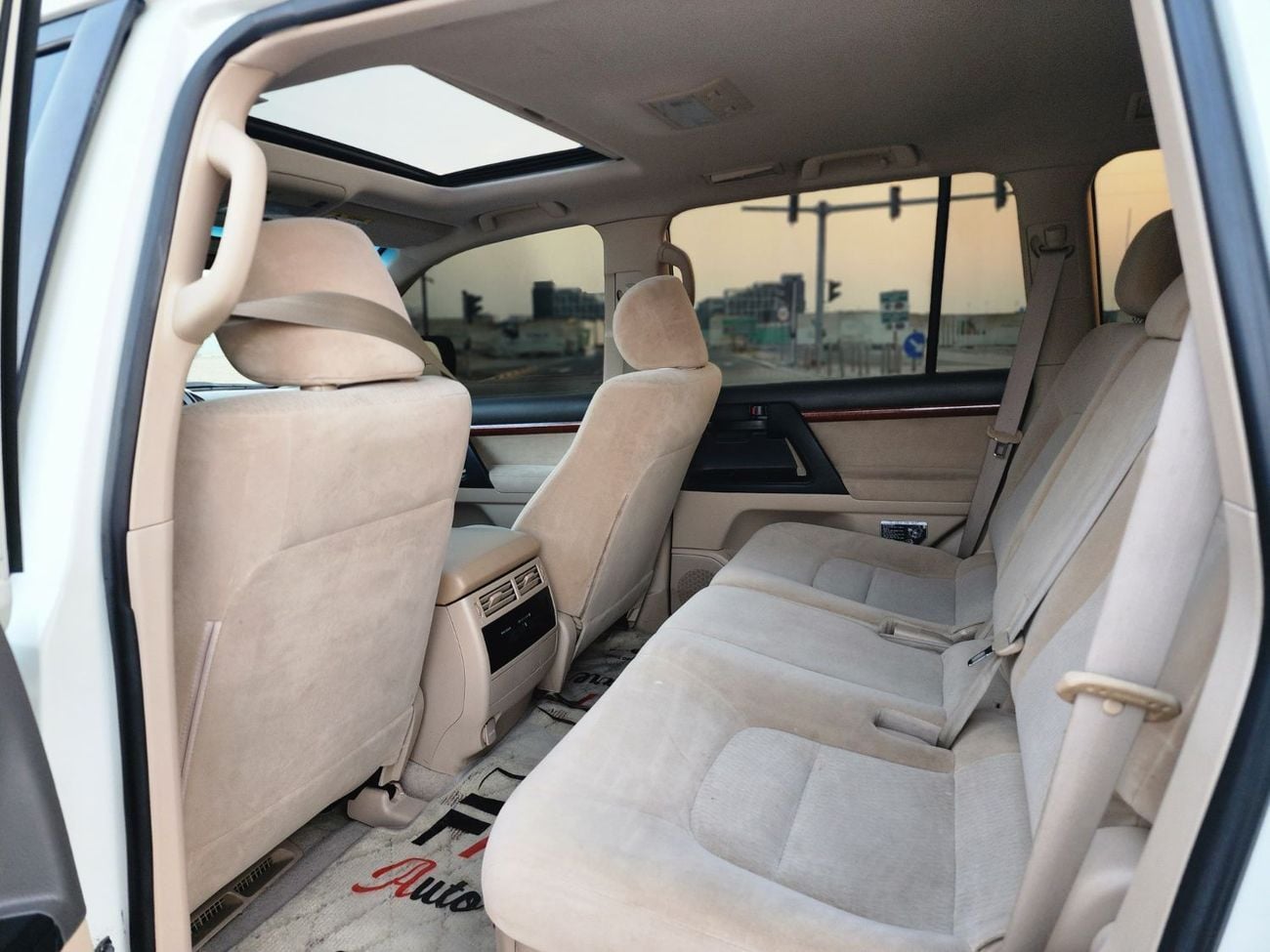 Toyota Land Cruiser GXR V8