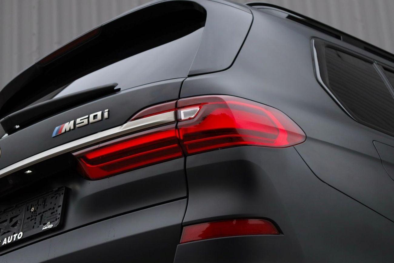 بي أم دبليو X7 M50i