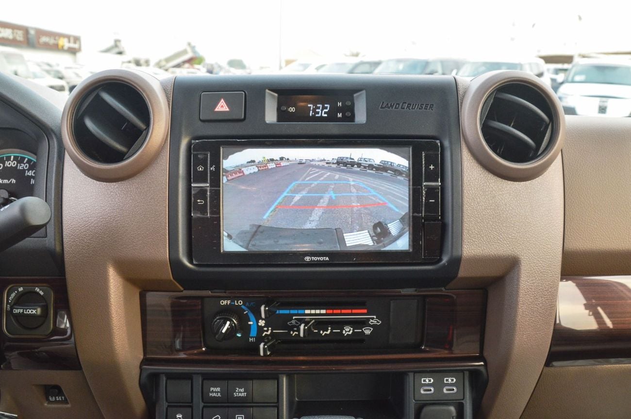 تويوتا لاند كروزر 70 LC76 LX 2.8L 4WD SUV 2026