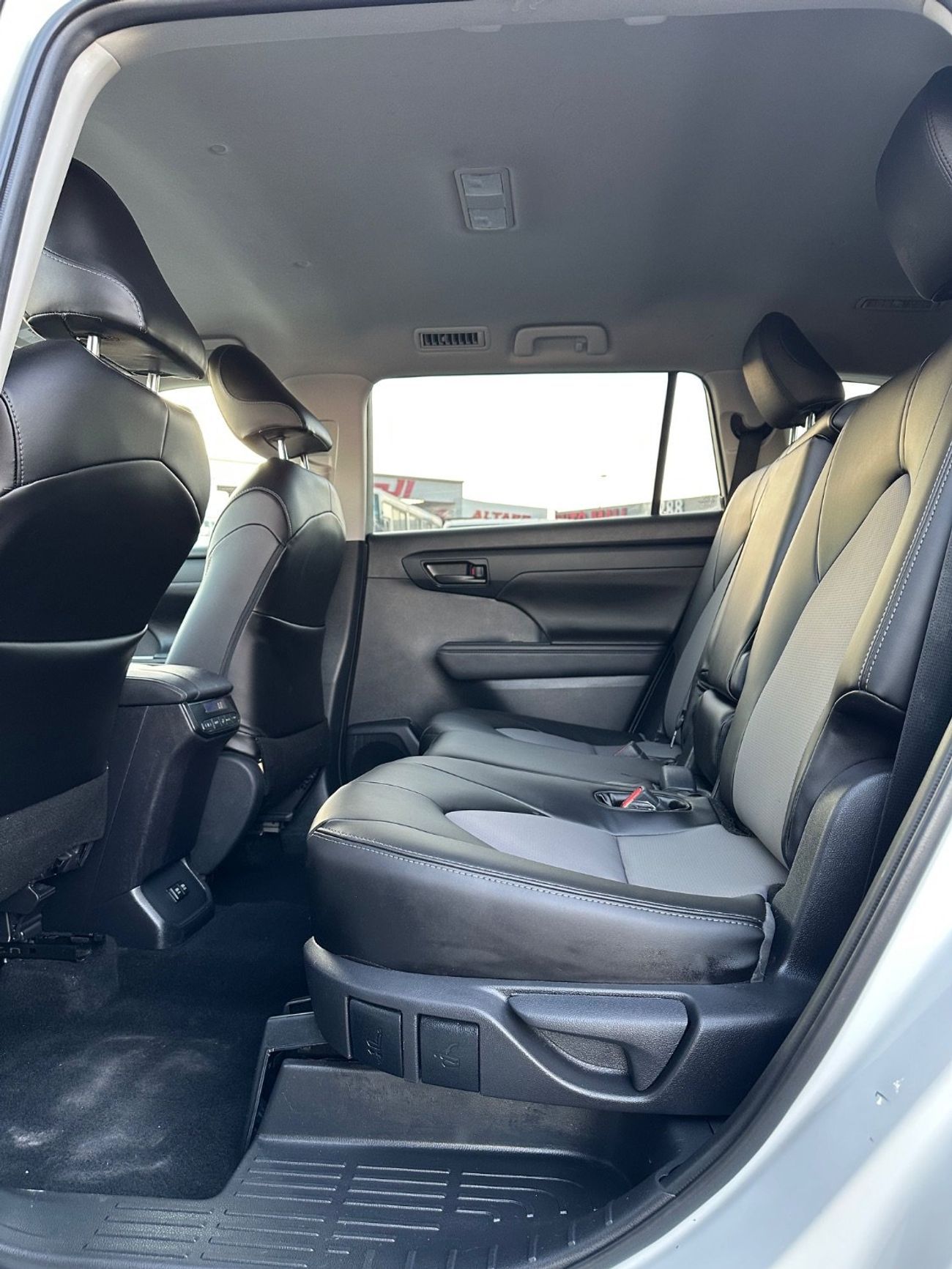 Toyota Highlander LE